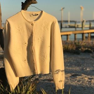 White snowflake cardigan by Gap